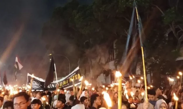 Semarak Menyambut Puasa Di Medan Dengan Acara Pawai Obor