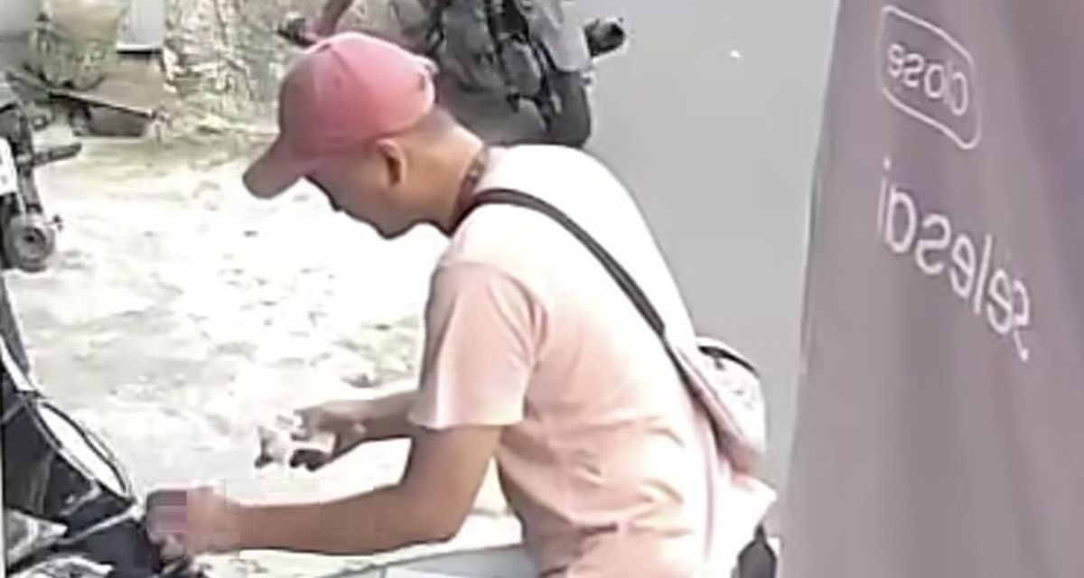 Tempel Stiker Barcode, Tukang Parkir Di Jaksel Diamankan Polisi