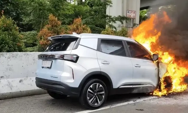 Tiggo Cross CSH Terbakar Di Tol, Begini Tanggapan Resmi Chery