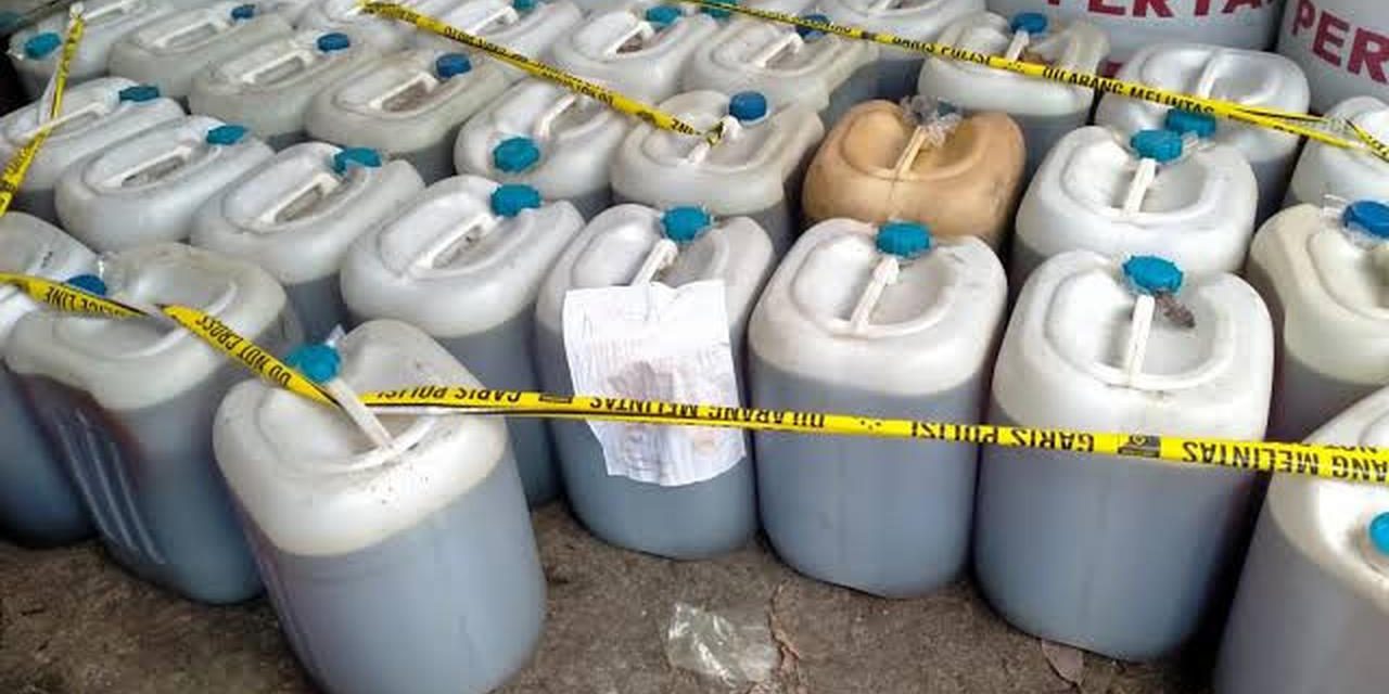 Polisi Bongkar Dugaan Penimbunan BBM Oleh Guru Di NTT