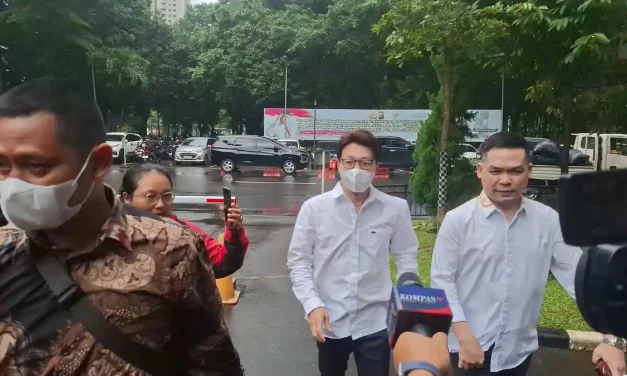 Kasus Berlanjut, Penahanan Richard Lee Diperpanjang Oleh Polisi