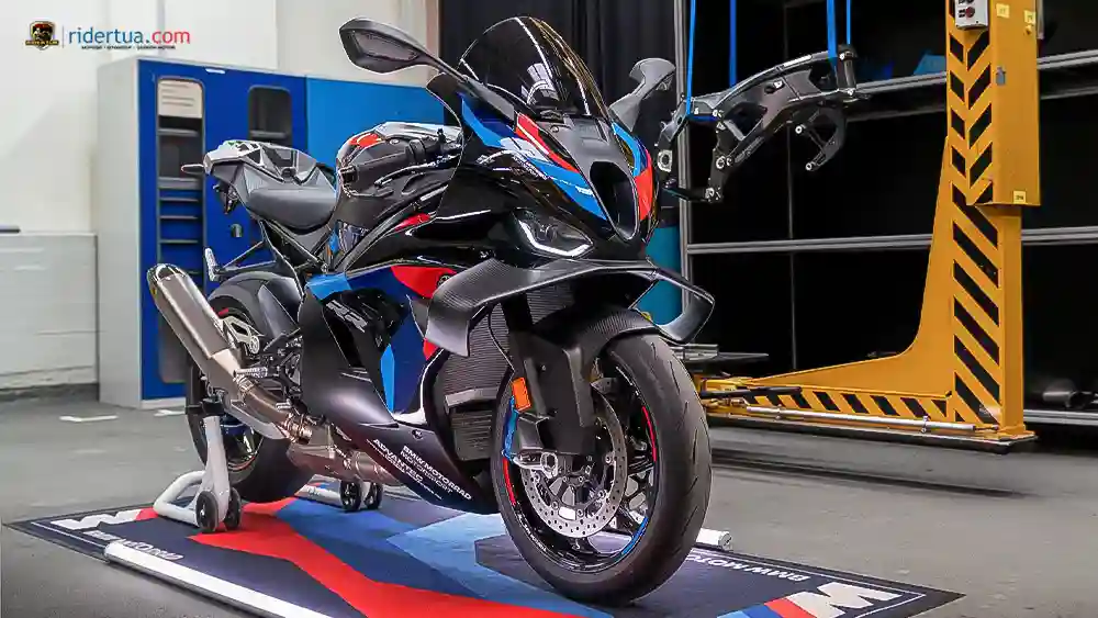 Superbike Premium BMW S 1000 RR Memiliki Tenaga Mesin 999cc