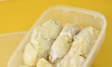 4 Metode Mencairkan Durian Beku Terbaik, Yuk Intip Caranya Ya!