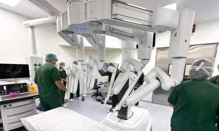 Inovasi Robot Bedah: Masa Depan Dunia Medis Yang Hadir Hari Ini